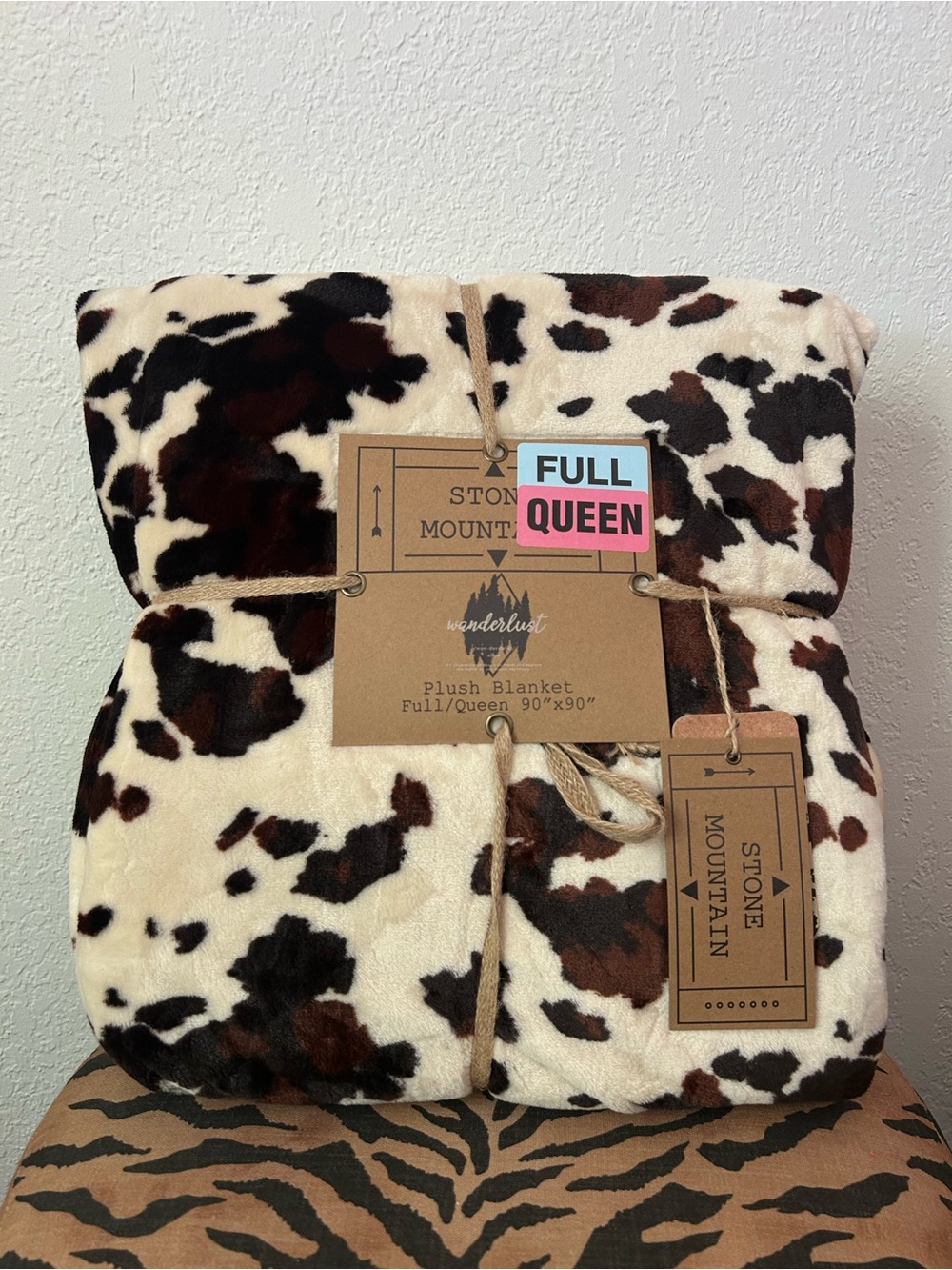 NEW Stone Mountain Full/Queen Cow Print Plush Throw Blanket 90”x90”